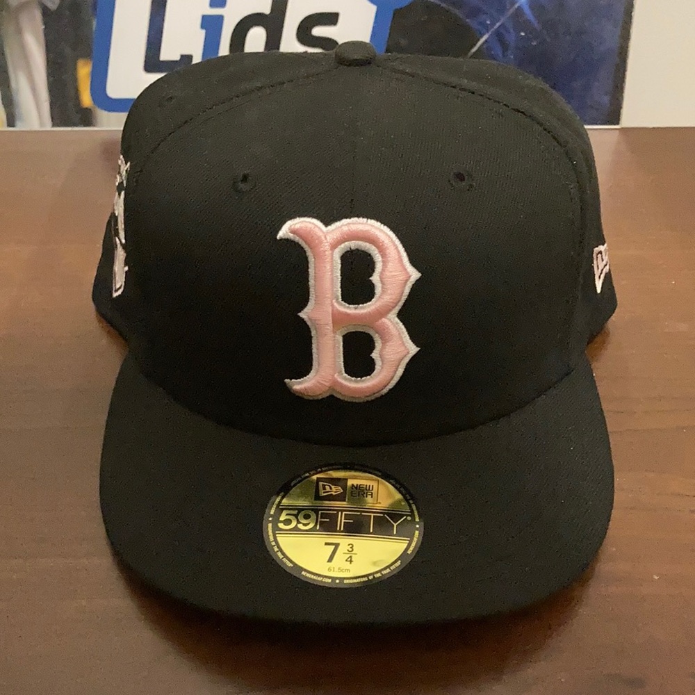 Boston Red Sox Black/Pink Color Undervisor Fitted 7 3/4